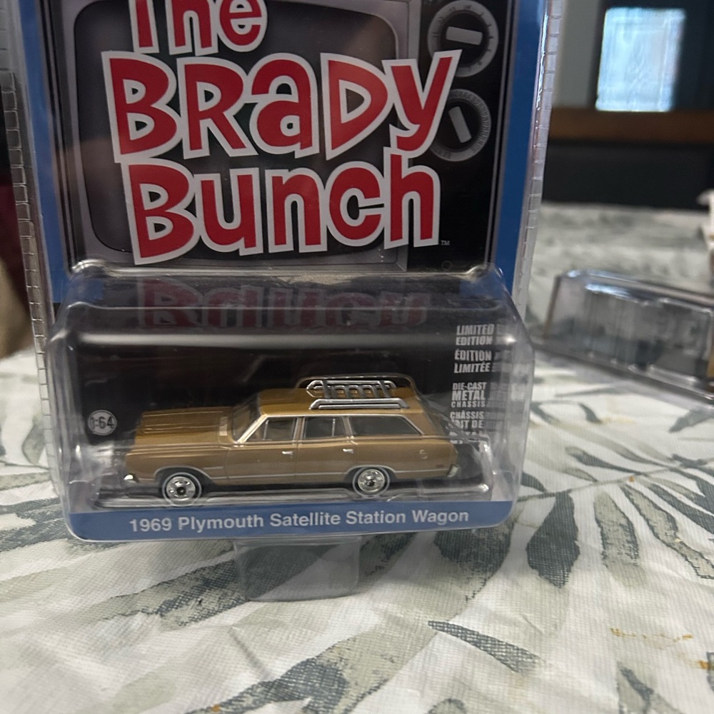1969 Plymouth Satellite Station Wagon Toy Car - Gold